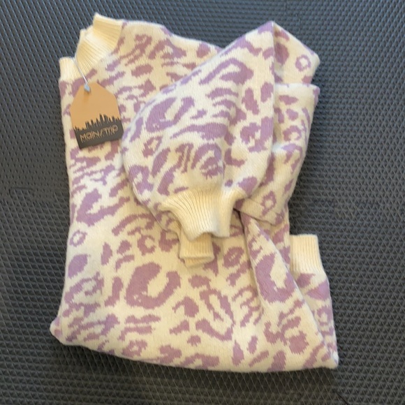 Leopard Print Sweater - Picture 2 of 2